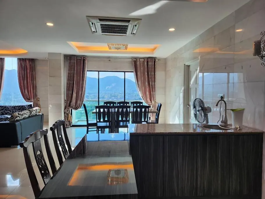 Ipoh Kinta River Front Luxury Pent House 4Br 18Pax 公寓
